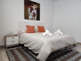 CASA PIRÁMIDE 2. Terraza WiFi y Parking Privado - 2