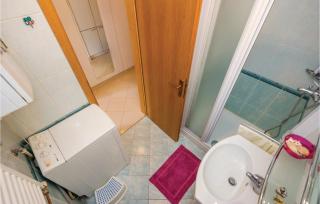 1 Bedroom Amazing Apartment In Rijeka - 8