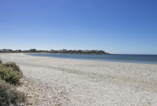 Cheerful Cottage on Britannia Beach, West Coast - 1