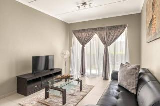 V&S Apartments - Lovely 2 bedroom in Fourways, Johannesburg - Midrand - 1