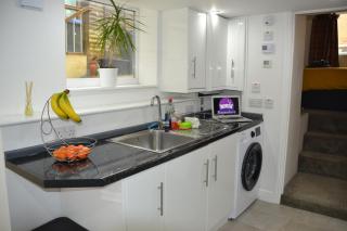 Willow Tree 1 bed Apartment - STAYSEEKERS - 7
