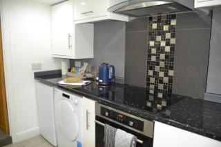 Willow Tree 1 bed Apartment - STAYSEEKERS - 5