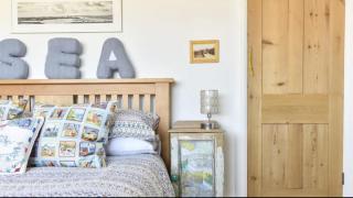 Solent Sea View beach Cottage - 9