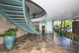 Ilikai Marina 380 Yacht Harbor View 1BR - Honolulu - 4