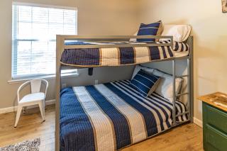 Pine Place - Oakhurst - 4