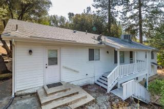 Pine Place - Oakhurst - 3