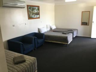 Charleville Waltzing Matilda Motor Inn - Charleville - 6