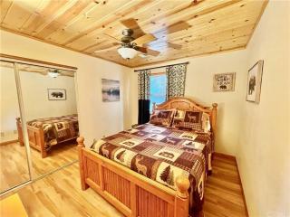 Enchanting Cabin with Hot Tub & Quiet Neighborhood - 2