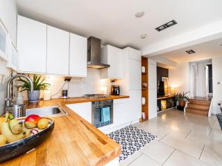 Stylish 2-Bed Flat w Private Garden in Crouch End - Pass the Keys - 8
