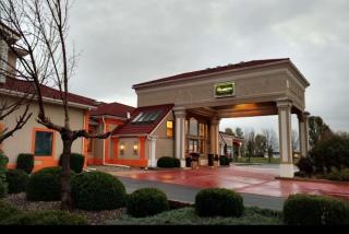 Comfort Inn & Suites at I-74 and 155 - Morton - 8