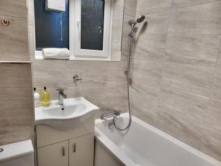 Garland Contemporary Central London Apartment - London - 9