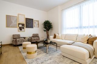 Upgraded 2 Beds in Jumeirah 1 La Cote B3 - Dubai - 0