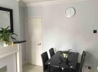 Pier Road Holiday Home - Gorleston-on-Sea - 4