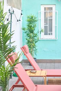 Charming 3BR APT w/ patio, by TimeCooler - 2