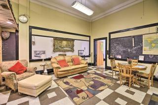 Unique ATV Apartment in Remodeled Schoolhouse - - 9