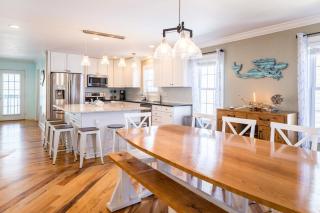 Spacious Beach Retreat - 2