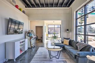 Unique Texas Home in Converted Gas Station! - Schulenburg - 6