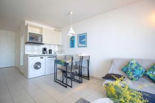 Superb 45m With Balcony And Magnificent Sea View - 4
