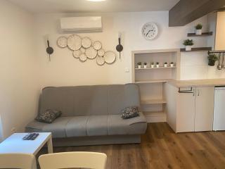 Jolly -Center Bright Apartment at Tartini Square - 3