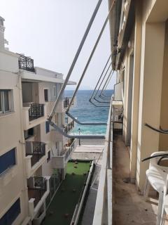 COMFORTABLE BEACHFRONT APARTMENT - 2