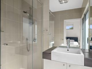 Anderson Central Torquay 36 - 2