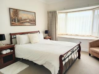 Ocean Aspect and Central to CBD - CoSheirm Apartments On Merri - Warrnambool - 3