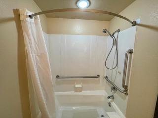 Super 8 by Wyndham Macon - 5