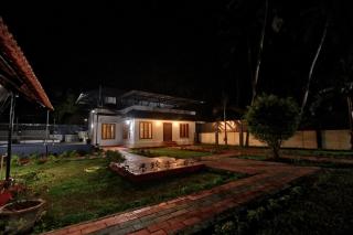 Waves and Shores Beach Villa - Mararikulam - 8