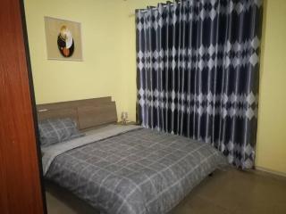 Cheerful 2-bedroom Apartment with free parking - 2