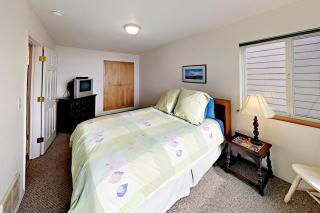 Lower Sky Beach Cabin - 2