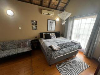 Mopani Villa - Marloth Park - 3