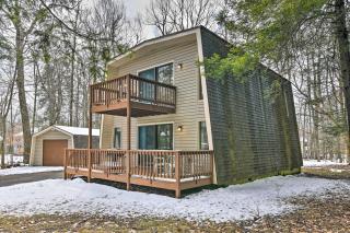 Tobyhanna Cabin with Deck, Community Pool and Golf! - 9
