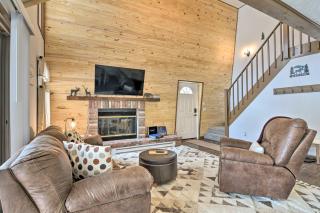 Tobyhanna Cabin with Deck, Community Pool and Golf! - 6