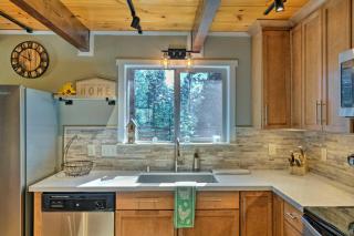 Game Room and Deck Oso Cozy Cabin in Arnold! - Arnold - 1