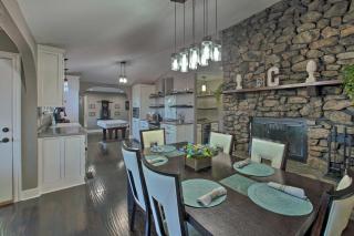 Hot Tub and Views Waterfront Escape in Hot Springs - 4