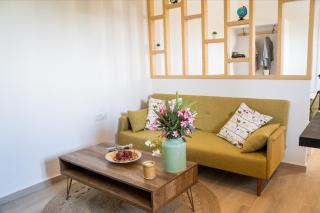 The Lighthouse Sunset View Suites - Akrotiri - 2