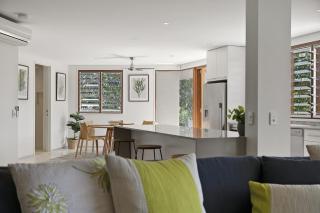 2 4 Meegera Place - Point Lookout - 0