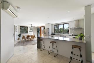 2 4 Meegera Place - Point Lookout - 2