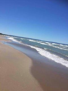 Wasaga Beach Cottage 2 - Wasaga Beach - 7