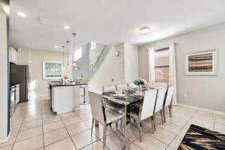Luxury New Villa near Disney with pool 6bedrooms - Kissimmee - 4
