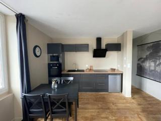 Logement à Brive avec terrasse et climatisation près du centre-ville et de la gare - Fibre internet et stationnements gratuits - Brive-la-Gaillarde - 8