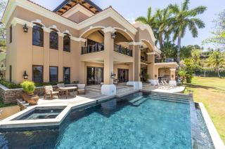 Incomparable 5-BD Beachfront Mansion - Daily Maid Incl - Playa Flamingo - 0