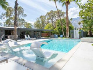 West Elm House: The Seven-Eighty - Palm Springs - 7