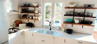 Seaside cottage 'Little white port' - 2
