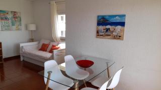 Carcavelos Surf Beach House - 4