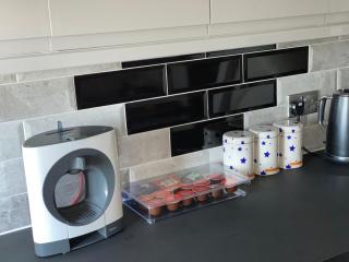 Bright, Spacious, modern Interior Decor 2 bedrooms Apartment with amazing views - Londra - 6