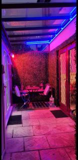 APARTMENT WITH PRIVATE HOT TUB, SAUNA, ICE BATH, GYM - 6