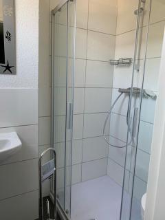 Monteurzimmer Ahnetal Zweibettzimmer Einzelzimmer mit eigenem Bad - Dörnberg - 2