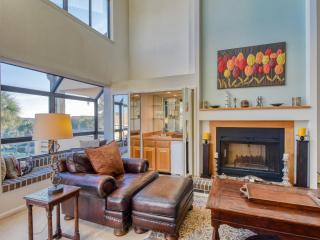 Spinnakers Reach 704 - 5