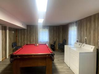 Big Bear Family House, 7 Bed Rooms, 2 Living rooms, Fire Pit - Gatlinburg - 4
